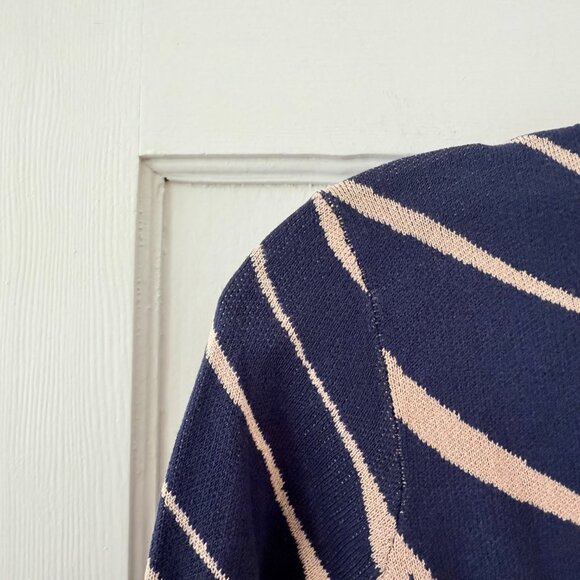 Ann Taylor | Leaf Petal 3/4 Sleeve Ann Cardigan - Picture 2 of 12